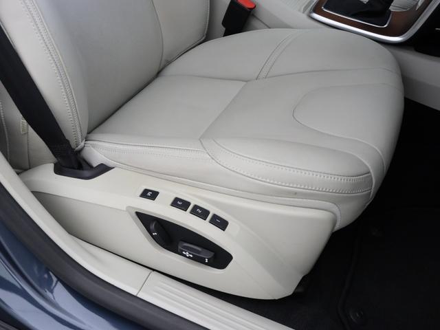 V40 クロスカントリー D4 サマム ディーゼルエンジン 2018年モデル 白革 harman/kardon モダンウッドパネル フロントパワーシート シートヒーター リアビューカメラ LEDヘッドライト パドルシフト PCCキーレス(36枚目)