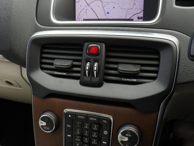 V40 クロスカントリー D4 サマム ディーゼルエンジン 2018年モデル 白革 harman/kardon モダンウッドパネル フロントパワーシート シートヒーター リアビューカメラ LEDヘッドライト パドルシフト PCCキーレス(46枚目)