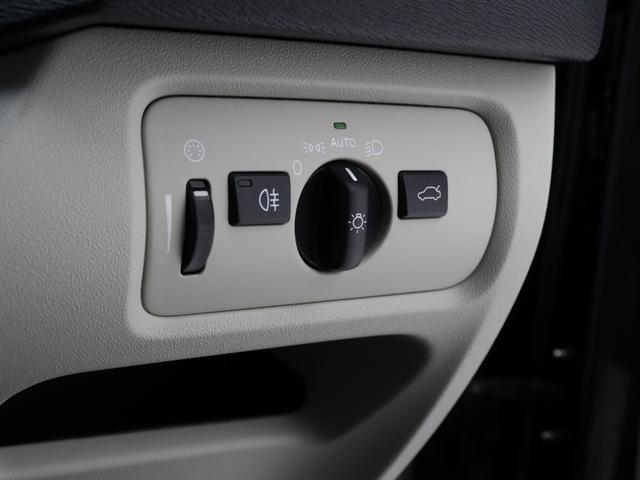 V40 クロスカントリー D4 サマム ディーゼルエンジン 2018年モデル 白革 harman/kardon モダンウッドパネル フロントパワーシート シートヒーター リアビューカメラ LEDヘッドライト パドルシフト PCCキーレス(51枚目)