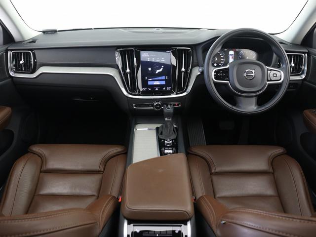 Ｖ６０ クロスカントリー　Ｔ５　ＡＷＤ　プロ　サンルーフ　プラスＰＫＧ　ドラレコ　マルーンブラウン革　前後シートヒーター　ステアリングヒーター　リラクゼーション機能　ベンチレーション機能　１９インチＡＷ　パワーテールゲート　３６０°カメラ（4枚目）
