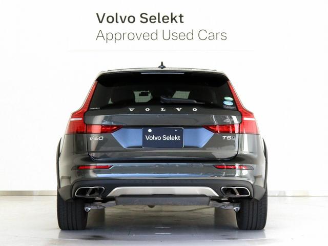Ｖ６０ クロスカントリー　Ｔ５　ＡＷＤ　プロ　サンルーフ　プラスＰＫＧ　ドラレコ　マルーンブラウン革　前後シートヒーター　ステアリングヒーター　リラクゼーション機能　ベンチレーション機能　１９インチＡＷ　パワーテールゲート　３６０°カメラ（11枚目）