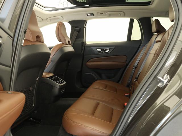 Ｖ６０ クロスカントリー　Ｔ５　ＡＷＤ　プロ　サンルーフ　プラスＰＫＧ　ドラレコ　マルーンブラウン革　前後シートヒーター　ステアリングヒーター　リラクゼーション機能　ベンチレーション機能　１９インチＡＷ　パワーテールゲート　３６０°カメラ（14枚目）