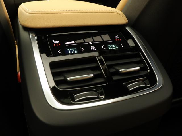 ＸＣ６０ アルティメット　Ｂ５　ＡＷＤ　サンルーフ　Ｂ＆Ｗ　２０２３年モデル　Ｇｏｏｇｌｅ搭載　ドラレコ　４８Ｖ　茶革　リニアライムウッドパネル　前後シートヒーター　ステアリングヒーター　リラクゼーション機能　ベンチレーション機能（15枚目）