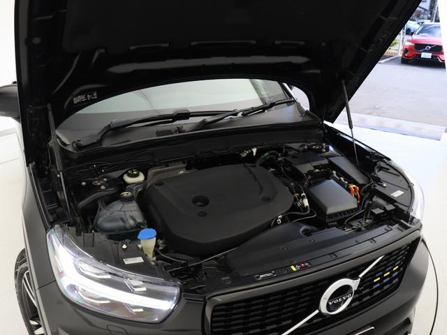 XC40 B4 AWD Rデザイン 専用スポーツサス ドラレコ 48V harman/kardon 専用Nubuck/ファインナッパレザーコンビシート 前後シートヒーター ステアリングホイールヒーター パワーテールゲート 360°カメラ(22枚目)