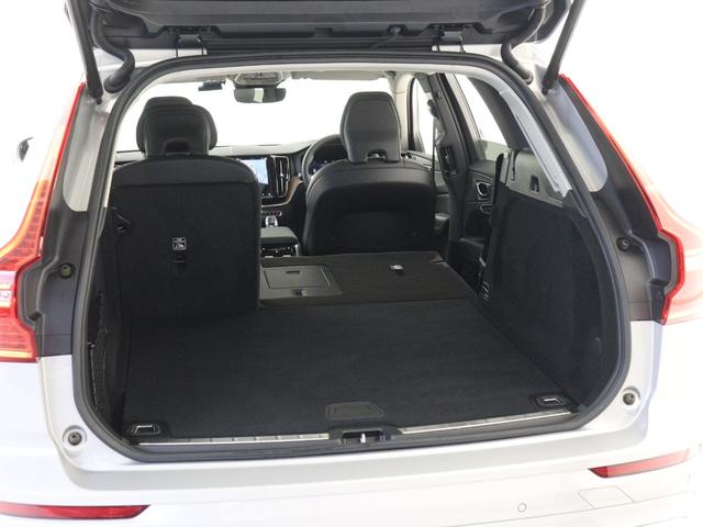 ＸＣ６０ アルティメット　Ｂ５　ＡＷＤ　サンルーフ　２０２３年モデル　Ｇｏｏｇｌｅ搭載　ドラレコ　４８Ｖ　リニアライムウッドパネル　ｈａｒｍａｎ／ｋａｒｄｏｎ　前後シートヒーター　ステアリングホイールヒーター　リラクゼーション機能　１９ＡＷ（31枚目）