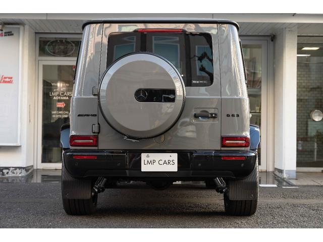 Ｇクラス Ｇ６３　ｍａｎｕｆａｋｔｕｒプログラム＋　正規ディーラー車　ＡＭＧ世田谷スペシャルオーダー　２２インチマイバッハデザインアルミ（純正アルミ有り）　ホワイトエクスクルーシブナッパレザーシート　カーボンインテリア（3枚目）