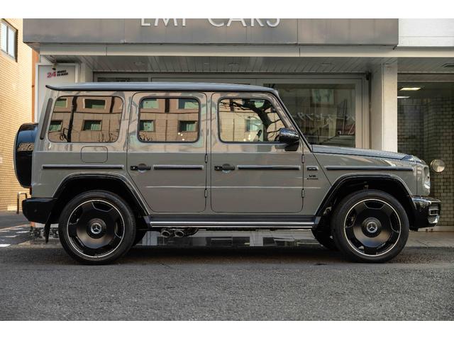 Ｇクラス Ｇ６３　ｍａｎｕｆａｋｔｕｒプログラム＋　正規ディーラー車　ＡＭＧ世田谷スペシャルオーダー　２２インチマイバッハデザインアルミ（純正アルミ有り）　ホワイトエクスクルーシブナッパレザーシート　カーボンインテリア（4枚目）