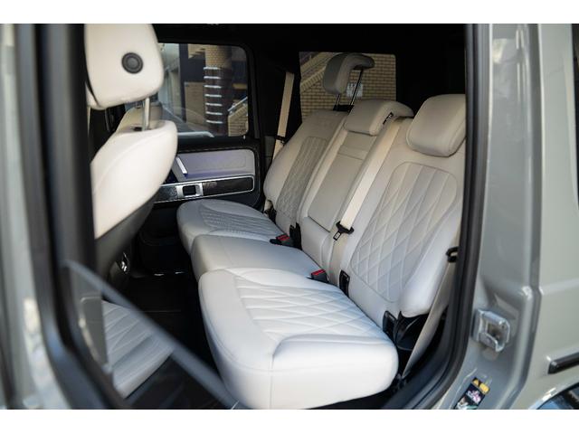 Ｇクラス Ｇ６３　ｍａｎｕｆａｋｔｕｒプログラム＋　正規ディーラー車　ＡＭＧ世田谷スペシャルオーダー　２２インチマイバッハデザインアルミ（純正アルミ有り）　ホワイトエクスクルーシブナッパレザーシート　カーボンインテリア（14枚目）
