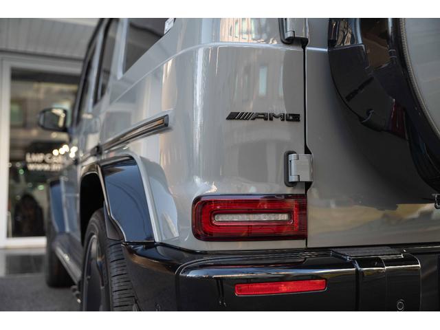 Ｇクラス Ｇ６３　ｍａｎｕｆａｋｔｕｒプログラム＋　正規ディーラー車　ＡＭＧ世田谷スペシャルオーダー　２２インチマイバッハデザインアルミ（純正アルミ有り）　ホワイトエクスクルーシブナッパレザーシート　カーボンインテリア（30枚目）