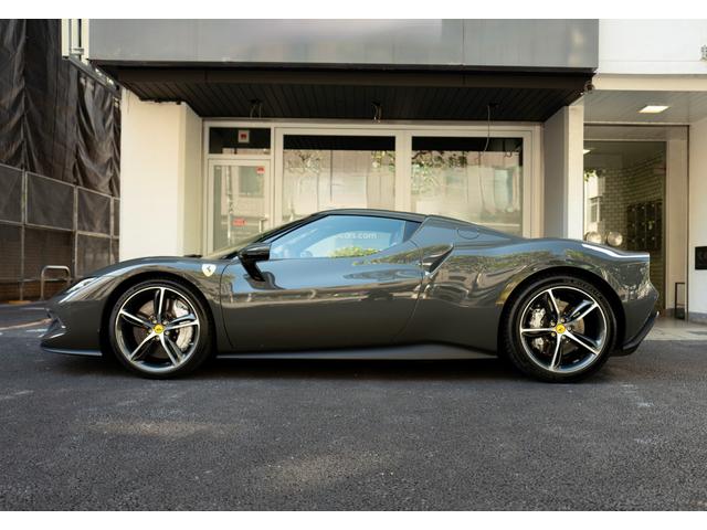 ２９６ＧＴＢ ベースグレード　Ｆ１　ＤＣＴ　左Ｈ　Ｆリフター　ＬＥＤカーボンステア　パドルシフトトリコロールカラー　ＧＲＩＧＩＯ　ＳＣＵＲＯ　／　クオイオ　ＥＬＥリヤビューミラー　ブラックフランシングホース　ダイヤモンドホイール（5枚目）