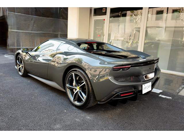 ２９６ＧＴＢ ベースグレード　Ｆ１　ＤＣＴ　左Ｈ　Ｆリフター　ＬＥＤカーボンステア　パドルシフトトリコロールカラー　ＧＲＩＧＩＯ　ＳＣＵＲＯ　／　クオイオ　ＥＬＥリヤビューミラー　ブラックフランシングホース　ダイヤモンドホイール（9枚目）