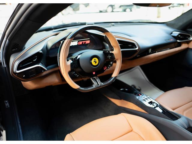２９６ＧＴＢ ベースグレード　Ｆ１　ＤＣＴ　左Ｈ　Ｆリフター　ＬＥＤカーボンステア　パドルシフトトリコロールカラー　ＧＲＩＧＩＯ　ＳＣＵＲＯ　／　クオイオ　ＥＬＥリヤビューミラー　ブラックフランシングホース　ダイヤモンドホイール（15枚目）