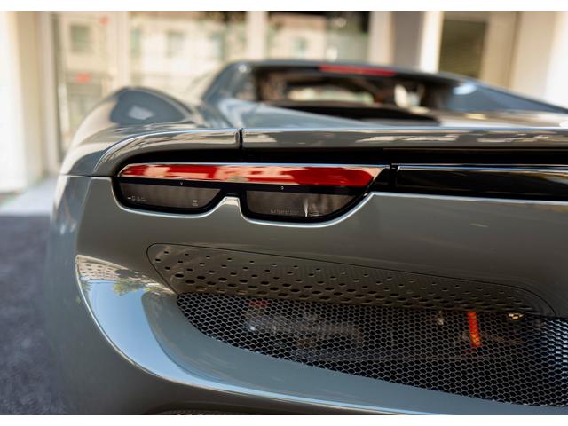 ２９６ＧＴＢ ベースグレード　Ｆ１　ＤＣＴ　左Ｈ　Ｆリフター　ＬＥＤカーボンステア　パドルシフトトリコロールカラー　ＧＲＩＧＩＯ　ＳＣＵＲＯ　／　クオイオ　ＥＬＥリヤビューミラー　ブラックフランシングホース　ダイヤモンドホイール（22枚目）