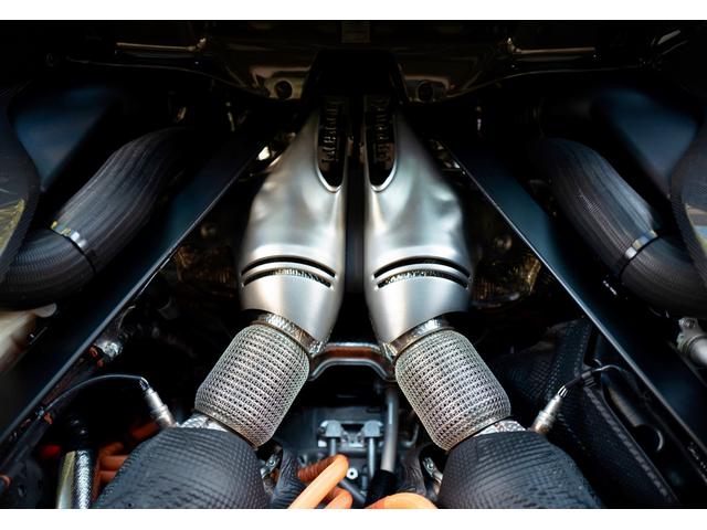 ２９６ＧＴＢ ベースグレード　Ｆ１　ＤＣＴ　左Ｈ　Ｆリフター　ＬＥＤカーボンステア　パドルシフトトリコロールカラー　ＧＲＩＧＩＯ　ＳＣＵＲＯ　／　クオイオ　ＥＬＥリヤビューミラー　ブラックフランシングホース　ダイヤモンドホイール（46枚目）