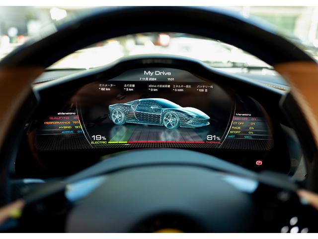 ２９６ＧＴＢ ベースグレード　Ｆ１　ＤＣＴ　左Ｈ　Ｆリフター　ＬＥＤカーボンステア　パドルシフトトリコロールカラー　ＧＲＩＧＩＯ　ＳＣＵＲＯ　／　クオイオ　ＥＬＥリヤビューミラー　ブラックフランシングホース　ダイヤモンドホイール（70枚目）