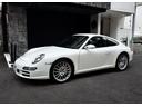 タイプ997はタイプ996で不人気だったヘッドライト周りのデザインがより911らしいデザインとなって人気が高いモデルですね。