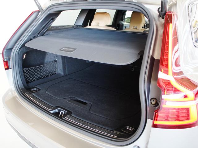 クロスカントリー T5 AWD プロ ナッパレザーシート プレミアムオーディオ LEDヘッドライト パイロットアシスト ハンズフリーテールゲート 駐車アシスト機能(18枚目)