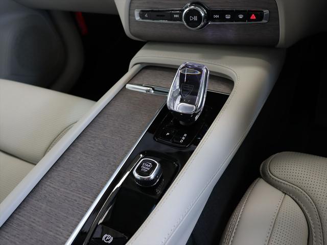 ＸＣ９０ アルティメット　Ｂ５　ＡＷＤ　当店試乗車　パノラマルーフ　Ｂｏｗｅｒｓ＆Ｗｉｌｋｉｎｓプレミアムオーディオ　エアサス　ナッパレザー　クリスタルシフトノブ　Ｇｏｏｇｌｅナビ　３６０°ビューカメラ　パワーシート　シートヒーター（12枚目）