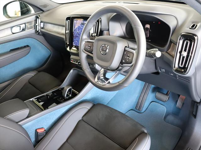 Ｃ４０リチャージ リチャージ　ツイン　２０２２年モデル　ＢＥＶ　パノラマルーフ　純正前後ドラレコ　スウェードシート　ｈａｒｍａｎ／ｋａｒｄｏｎ　Ｇｏｏｇｌｅナビ　３６０°ビューカメラ　パワーシート　シートヒーター　ステアリングヒーター（6枚目）