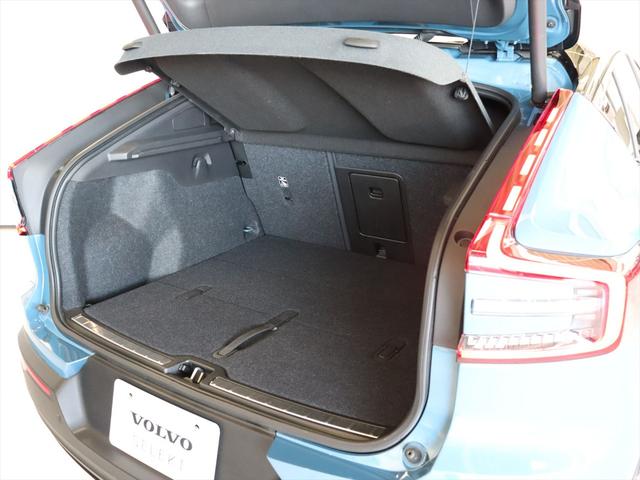 Ｃ４０リチャージ リチャージ　ツイン　２０２２年モデル　ＢＥＶ　パノラマルーフ　純正前後ドラレコ　スウェードシート　ｈａｒｍａｎ／ｋａｒｄｏｎ　Ｇｏｏｇｌｅナビ　３６０°ビューカメラ　パワーシート　シートヒーター　ステアリングヒーター（17枚目）