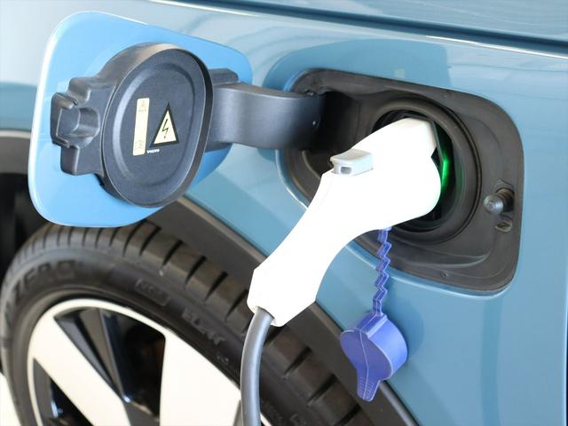 Ｃ４０リチャージ リチャージ　ツイン　２０２２年モデル　ＢＥＶ　パノラマルーフ　純正前後ドラレコ　スウェードシート　ｈａｒｍａｎ／ｋａｒｄｏｎ　Ｇｏｏｇｌｅナビ　３６０°ビューカメラ　パワーシート　シートヒーター　ステアリングヒーター（25枚目）