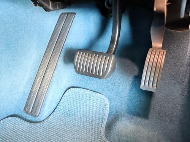 Ｃ４０リチャージ リチャージ　ツイン　２０２２年モデル　ＢＥＶ　パノラマルーフ　純正前後ドラレコ　スウェードシート　ｈａｒｍａｎ／ｋａｒｄｏｎ　Ｇｏｏｇｌｅナビ　３６０°ビューカメラ　パワーシート　シートヒーター　ステアリングヒーター（37枚目）