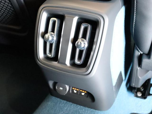 Ｃ４０リチャージ リチャージ　ツイン　２０２２年モデル　ＢＥＶ　パノラマルーフ　純正前後ドラレコ　スウェードシート　ｈａｒｍａｎ／ｋａｒｄｏｎ　Ｇｏｏｇｌｅナビ　３６０°ビューカメラ　パワーシート　シートヒーター　ステアリングヒーター（39枚目）