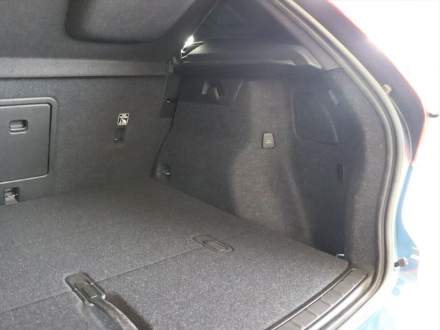 ＸＣ４０ プラス　プロ　Ｂ３　２０２３年モデル　ＭＨＥＶ　純正前後ドラレコ　テキスタイルシート　Ｇｏｏｇｌｅナビ　３６０°ビューカメラ　パワーシート　シートヒーター　ステアリングヒーター　ハンズフリーテールゲート（43枚目）