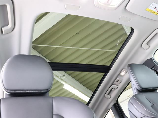 XC60 ウルトラ B5 AWD ダークエディション 2025年モデル MHEV パノラマルーフ Bowers&Wilkins ナッパレザー クリスタルシフトノブ Googleナビ 360°ビューカメラ パワーシート シートヒーター ステアリングヒーター(4枚目)