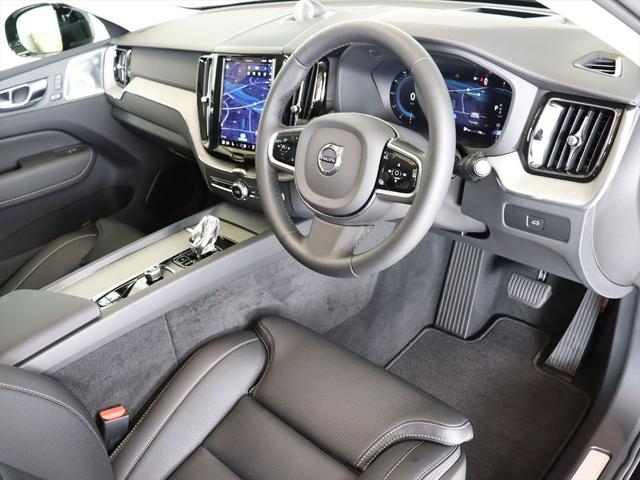 XC60 ウルトラ B5 AWD ダークエディション 2025年モデル MHEV パノラマルーフ Bowers&Wilkins ナッパレザー クリスタルシフトノブ Googleナビ 360°ビューカメラ パワーシート シートヒーター ステアリングヒーター(6枚目)