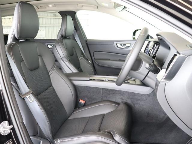 XC60 ウルトラ B5 AWD ダークエディション 2025年モデル MHEV パノラマルーフ Bowers&Wilkins ナッパレザー クリスタルシフトノブ Googleナビ 360°ビューカメラ パワーシート シートヒーター ステアリングヒーター(7枚目)