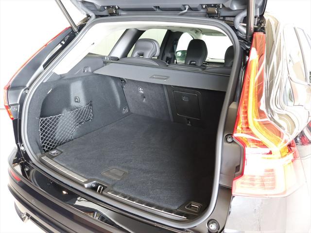 XC60 ウルトラ B5 AWD ダークエディション 2025年モデル MHEV パノラマルーフ Bowers&Wilkins ナッパレザー クリスタルシフトノブ Googleナビ 360°ビューカメラ パワーシート シートヒーター ステアリングヒーター(16枚目)
