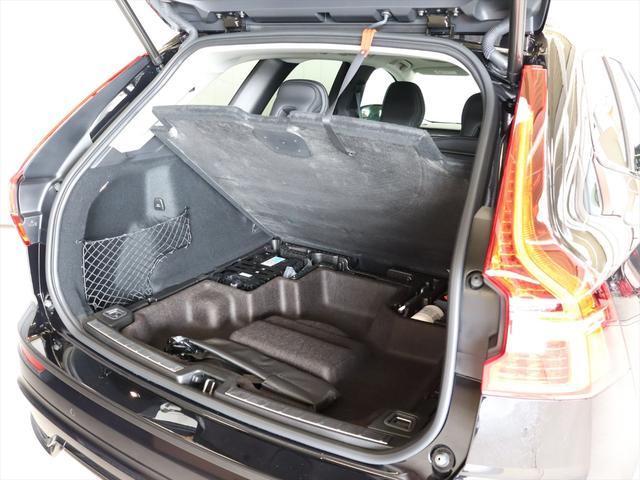XC60 ウルトラ B5 AWD ダークエディション 2025年モデル MHEV パノラマルーフ Bowers&Wilkins ナッパレザー クリスタルシフトノブ Googleナビ 360°ビューカメラ パワーシート シートヒーター ステアリングヒーター(18枚目)