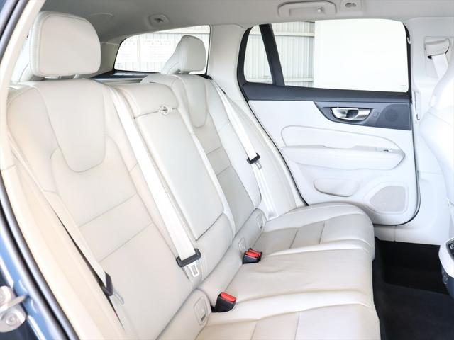 Ｖ６０ アルティメット　Ｂ４　２０２４年モデル　ＭＨＥＶ　純正前後ドラレコ　ナッパレザー　Ｈａｒｍａｎ／Ｋａｒｄｏｎ　クリスタルシフトノブ　Ｇｏｏｇｌｅナビ　３６０°ビューカメラ　パワーシート　シートヒーター　ステアリングヒーター（8枚目）