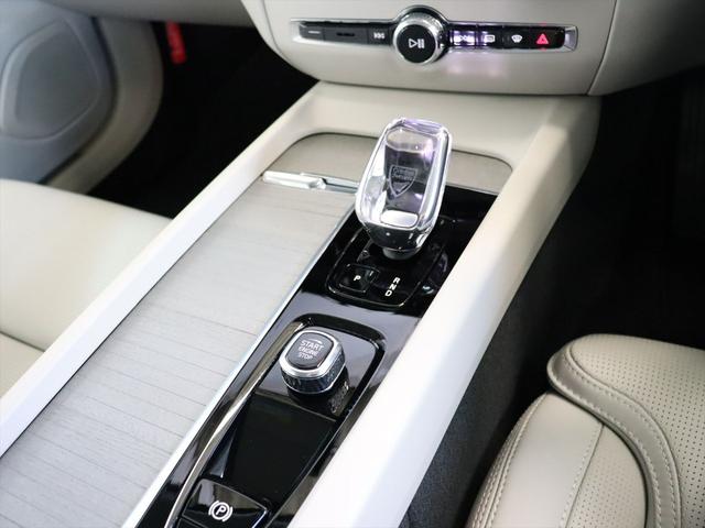 Ｖ６０ アルティメット　Ｂ４　２０２４年モデル　ＭＨＥＶ　純正前後ドラレコ　ナッパレザー　Ｈａｒｍａｎ／Ｋａｒｄｏｎ　クリスタルシフトノブ　Ｇｏｏｇｌｅナビ　３６０°ビューカメラ　パワーシート　シートヒーター　ステアリングヒーター（11枚目）