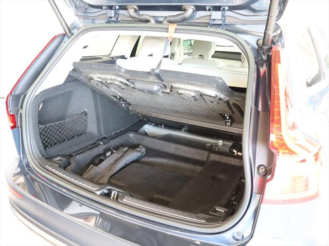 Ｖ６０ アルティメット　Ｂ４　２０２４年モデル　ＭＨＥＶ　純正前後ドラレコ　ナッパレザー　Ｈａｒｍａｎ／Ｋａｒｄｏｎ　クリスタルシフトノブ　Ｇｏｏｇｌｅナビ　３６０°ビューカメラ　パワーシート　シートヒーター　ステアリングヒーター（19枚目）