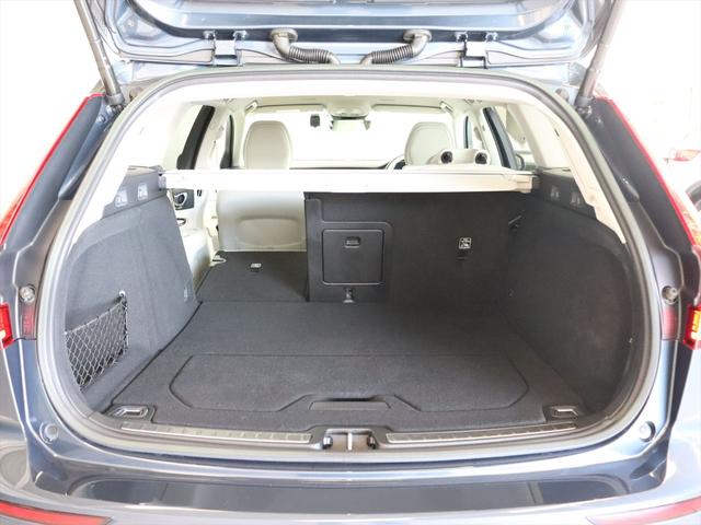 Ｖ６０ アルティメット　Ｂ４　２０２４年モデル　ＭＨＥＶ　純正前後ドラレコ　ナッパレザー　Ｈａｒｍａｎ／Ｋａｒｄｏｎ　クリスタルシフトノブ　Ｇｏｏｇｌｅナビ　３６０°ビューカメラ　パワーシート　シートヒーター　ステアリングヒーター（20枚目）