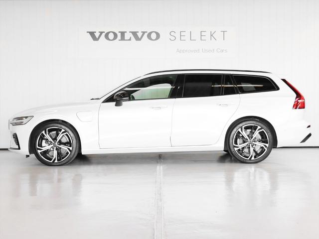 Ｖ６０ リチャジアルティメットＴ６ＡＷＤプラグインハイブリド　２０２３年モデル　ＰＨＥＶ　パノラマルーフ　純正前後ドラレコ　ナッパレザー　Ｈａｒｍａｎ／Ｋａｒｄｏｎ　クリスタルシフトノブ　Ｇｏｏｇｌｅナビ　３６０°ビューカメラ　パワーシート　シートヒーター（2枚目）