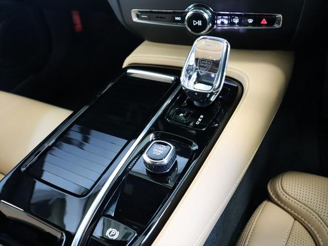 Ｖ６０ リチャジアルティメットＴ６ＡＷＤプラグインハイブリド　２０２３年モデル　ＰＨＥＶ　パノラマルーフ　純正前後ドラレコ　ナッパレザー　Ｈａｒｍａｎ／Ｋａｒｄｏｎ　クリスタルシフトノブ　Ｇｏｏｇｌｅナビ　３６０°ビューカメラ　パワーシート　シートヒーター（11枚目）