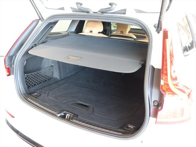 Ｖ６０ リチャジアルティメットＴ６ＡＷＤプラグインハイブリド　２０２３年モデル　ＰＨＥＶ　パノラマルーフ　純正前後ドラレコ　ナッパレザー　Ｈａｒｍａｎ／Ｋａｒｄｏｎ　クリスタルシフトノブ　Ｇｏｏｇｌｅナビ　３６０°ビューカメラ　パワーシート　シートヒーター（17枚目）