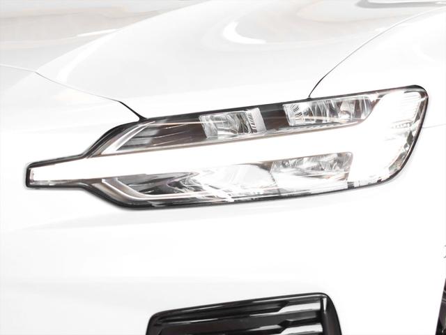 Ｖ６０ リチャジアルティメットＴ６ＡＷＤプラグインハイブリド　２０２３年モデル　ＰＨＥＶ　パノラマルーフ　純正前後ドラレコ　ナッパレザー　Ｈａｒｍａｎ／Ｋａｒｄｏｎ　クリスタルシフトノブ　Ｇｏｏｇｌｅナビ　３６０°ビューカメラ　パワーシート　シートヒーター（23枚目）