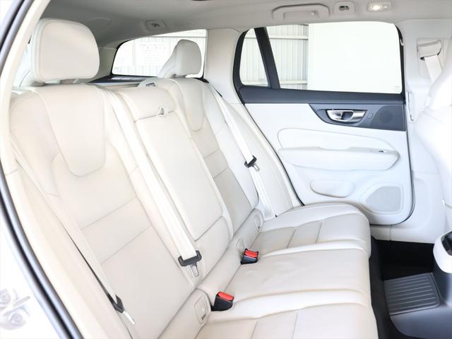 V60 ウルトラ T6 AWD プラグインハイブリッド 2026年モデル 当店試乗車 PHEV パノラマルーフ 純正前後ドラレコ ナッパレザー Harman/Kardon クリスタルシフトノブ Googleナビ 360°ビューカメラ パワーシート(8枚目)