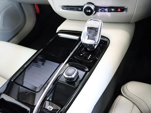 V60 ウルトラ T6 AWD プラグインハイブリッド 2026年モデル 当店試乗車 PHEV パノラマルーフ 純正前後ドラレコ ナッパレザー Harman/Kardon クリスタルシフトノブ Googleナビ 360°ビューカメラ パワーシート(11枚目)