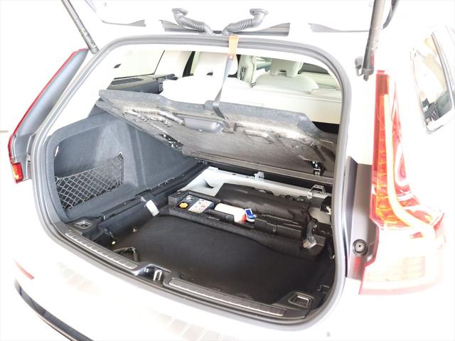 V60 ウルトラ T6 AWD プラグインハイブリッド 2026年モデル 当店試乗車 PHEV パノラマルーフ 純正前後ドラレコ ナッパレザー Harman/Kardon クリスタルシフトノブ Googleナビ 360°ビューカメラ パワーシート(19枚目)