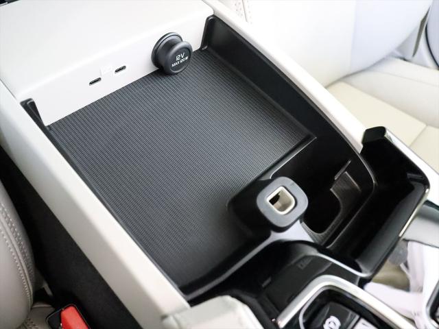 V60 ウルトラ T6 AWD プラグインハイブリッド 2026年モデル 当店試乗車 PHEV パノラマルーフ 純正前後ドラレコ ナッパレザー Harman/Kardon クリスタルシフトノブ Googleナビ 360°ビューカメラ パワーシート(36枚目)