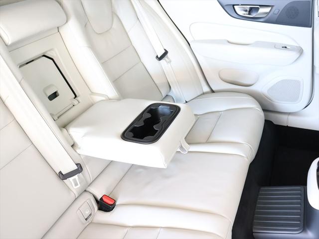 V60 ウルトラ T6 AWD プラグインハイブリッド 2026年モデル 当店試乗車 PHEV パノラマルーフ 純正前後ドラレコ ナッパレザー Harman/Kardon クリスタルシフトノブ Googleナビ 360°ビューカメラ パワーシート(42枚目)