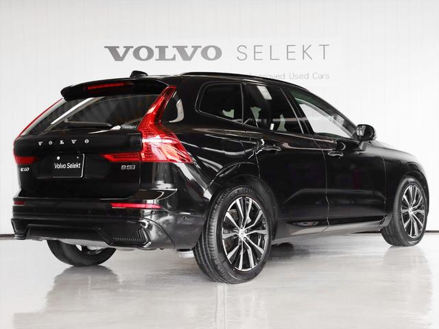 �X�΂������A�E�B���h�E�⃊�A�Ɍ����ċ삯�オ��T�C�h�E�B���h�E�̃��C���ȂǁA�G�b�W�����������f�U�C���ł��@���A�N�e�B�u�ŃX�|�[�e�B�[�ȃX�^�C���̂w�b�U�O�́A�{���{�̒��ł����ɐl�C�̃��f���ł�