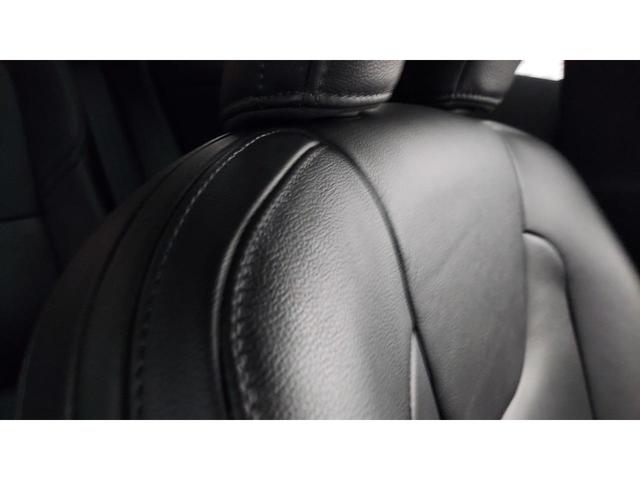 Ｄ４　インスクリプション　２０１７年モデル　ディーゼル　レザーシート　前シートヒーター　ＨａｒｍａｎＫａｒｄｏｎ　Ｂｌｕｅｔｏｏｔｈ　パワーシート　純正前後ドラレコ(12枚目)