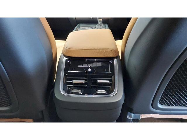 ＸＣ６０ Ｔ５　ＡＷＤ　モーメンタム　２０１８年モデル　レザーシート　フロントシートヒーター　電動リアゲート　ＡｐｐｌｅＣａｒＰｌａｙ　ａｎｄｒｏｉｄＡｕｔｏ　Ｂｌｕｅｔｏｏｔｈ　パワーシート（36枚目）