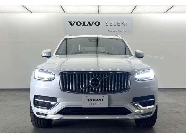 ＸＣ９０ アルティメット　Ｂ６　ＡＷＤ　２０２３年モデル　Ｇｏｏｇｌｅ　ＨＡＲＭＡＮ　ＫＡＲＤＯＮ　３列シート　オレフォスクリスタルシフトノブ　サンルーフ　前後シートヒーター　ワイヤレス充電　ウッドパネル　純正２０インチアルミホイール（4枚目）